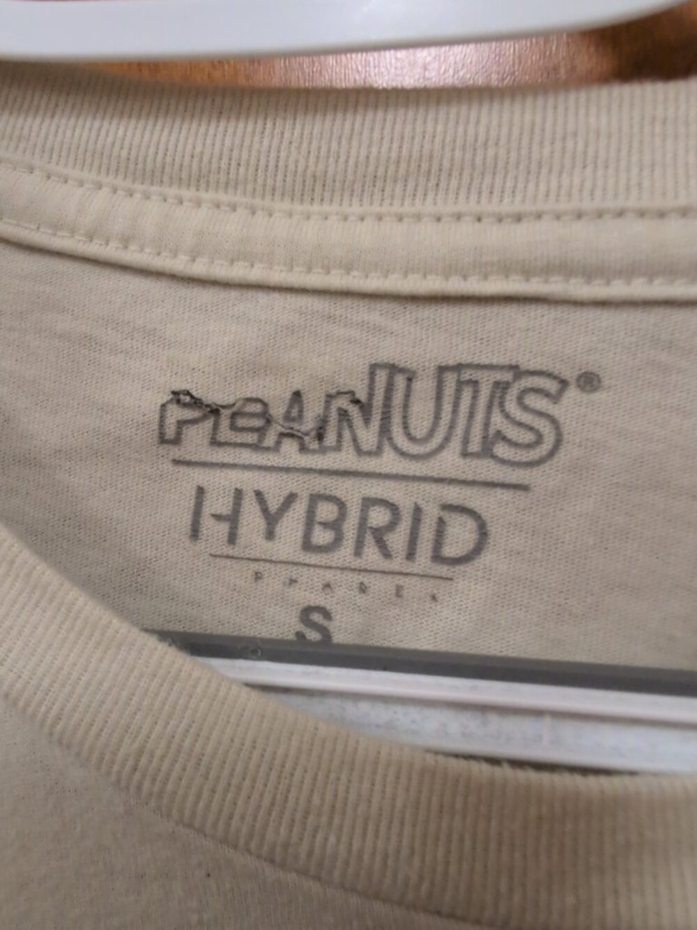 Peanuts Hybrid Shirt Mens S White Short Sleeve Tee Graphic Peanuts Snoopy Racing - Picture 2 of 7